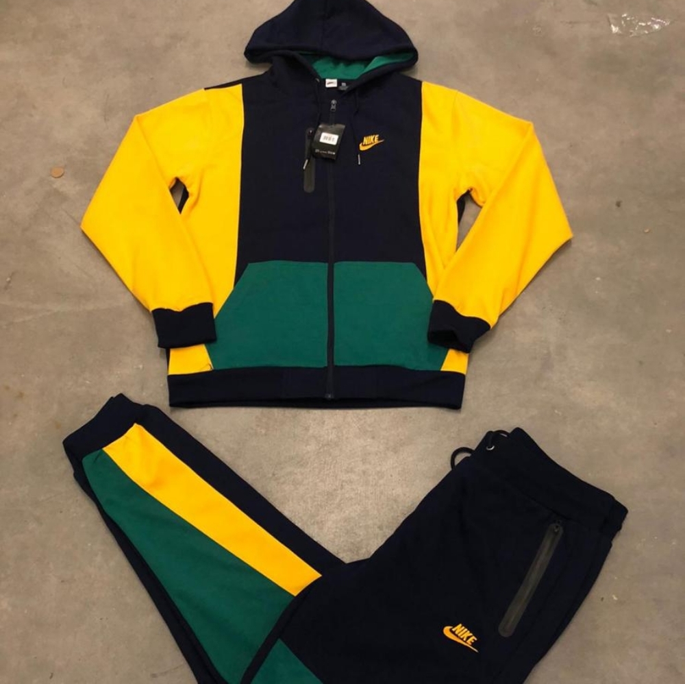 Nike Sweatsuit for sale. Top and Bottom Included